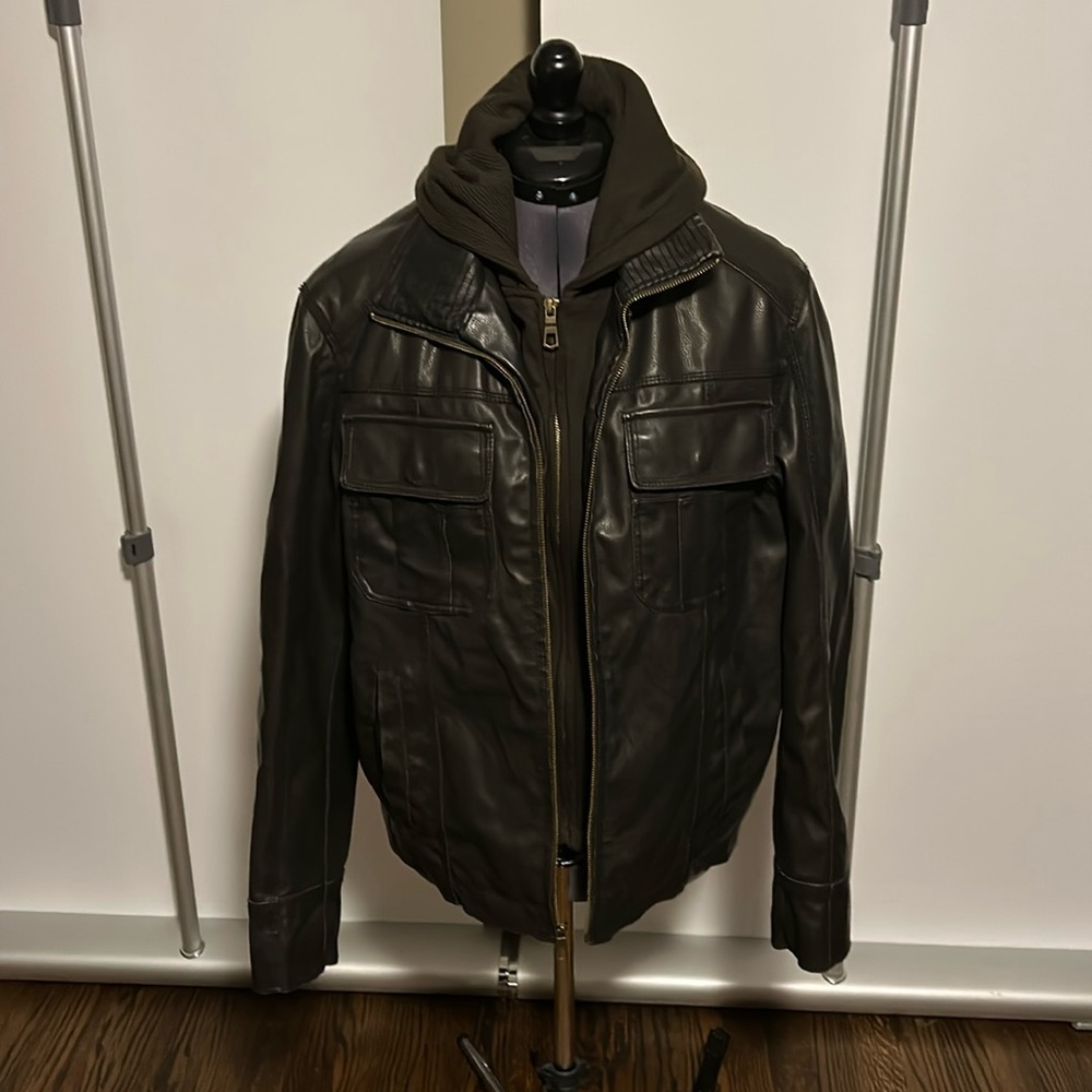 Men’s R&O leather like brown bomber  Size M